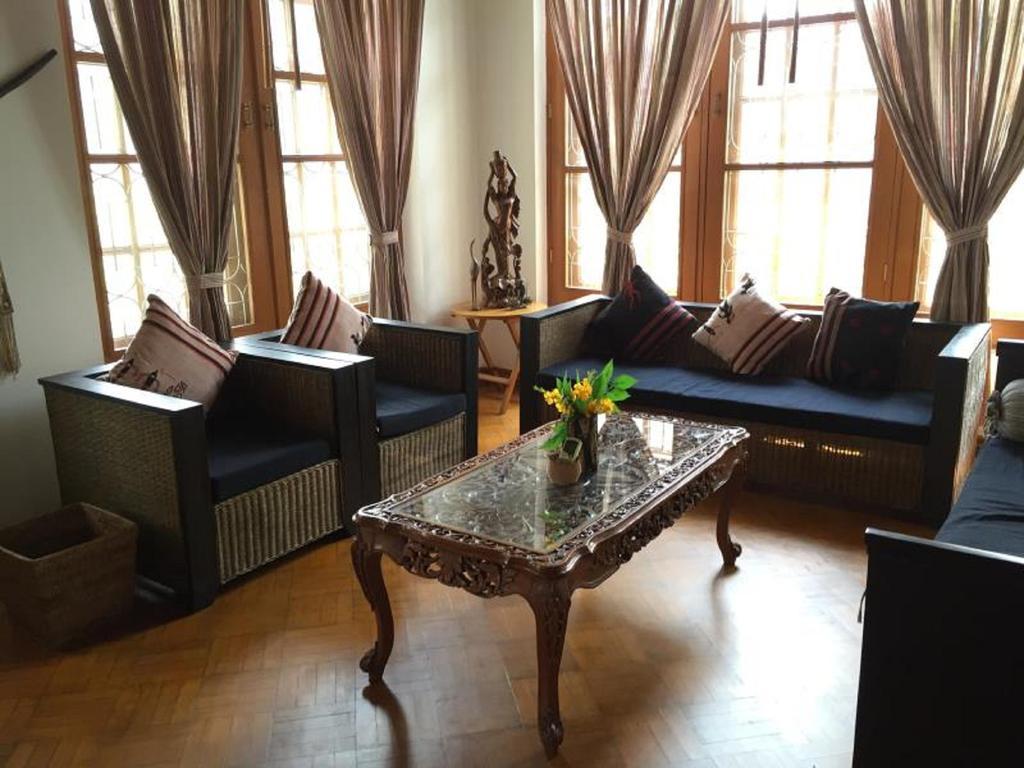 Classique Inn Yangon Exterior foto