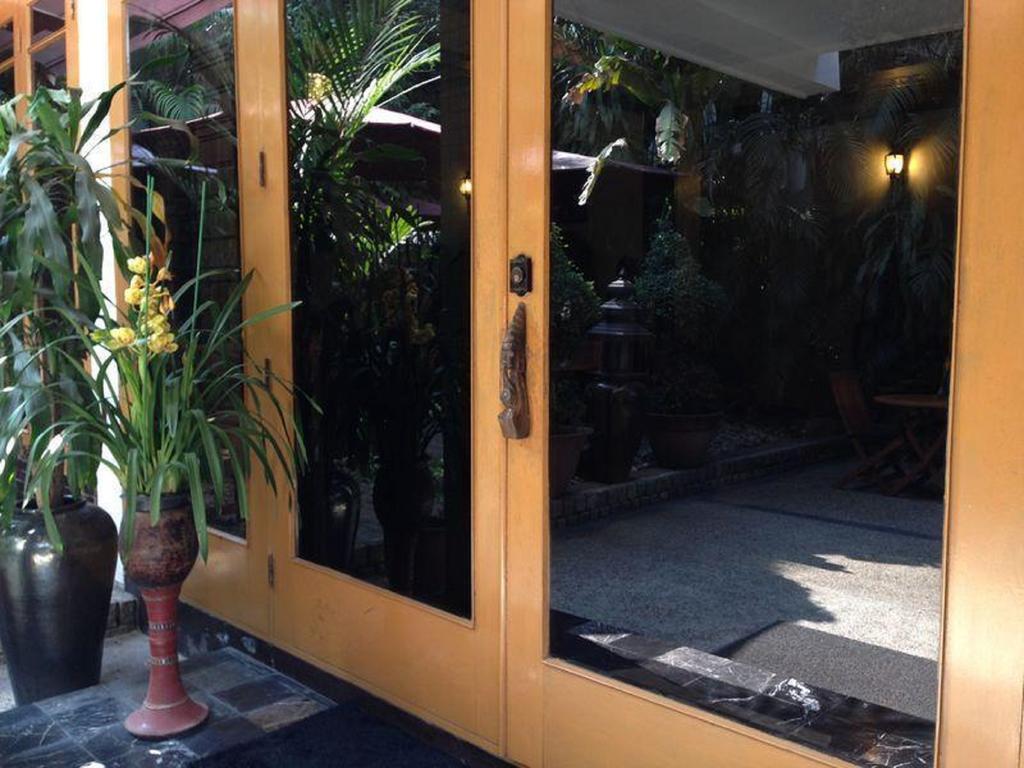 Classique Inn Yangon Exterior foto