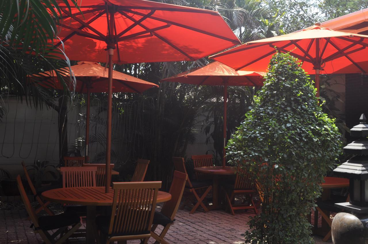 Classique Inn Yangon Exterior foto