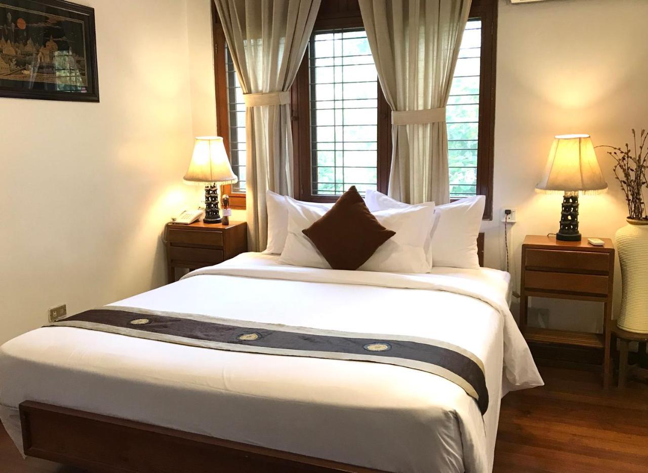 Classique Inn Yangon Exterior foto