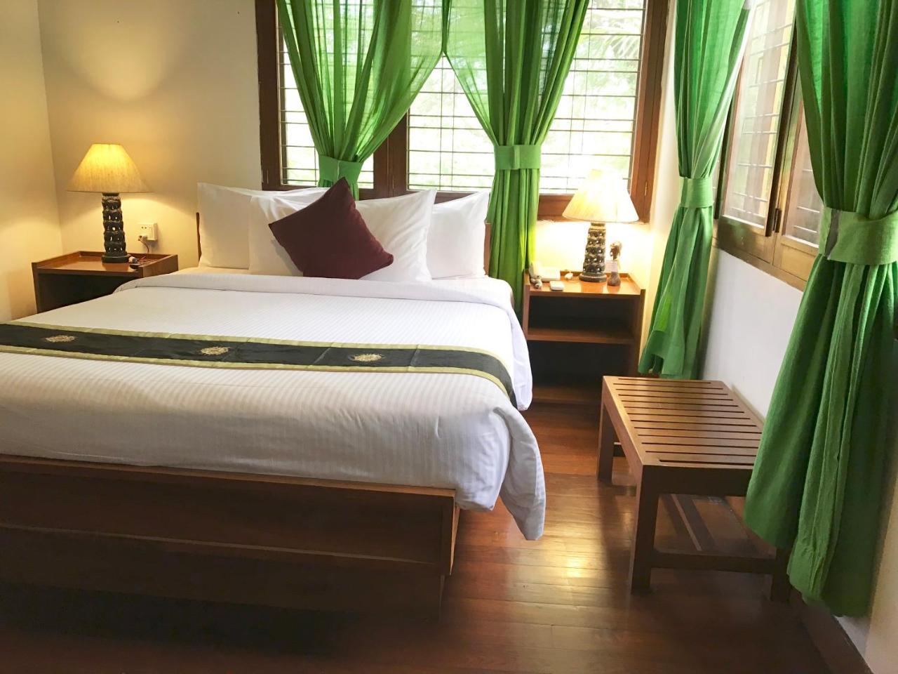 Classique Inn Yangon Exterior foto