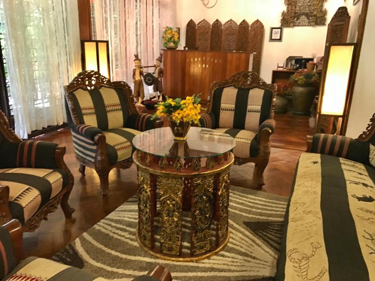 Classique Inn Yangon Exterior foto