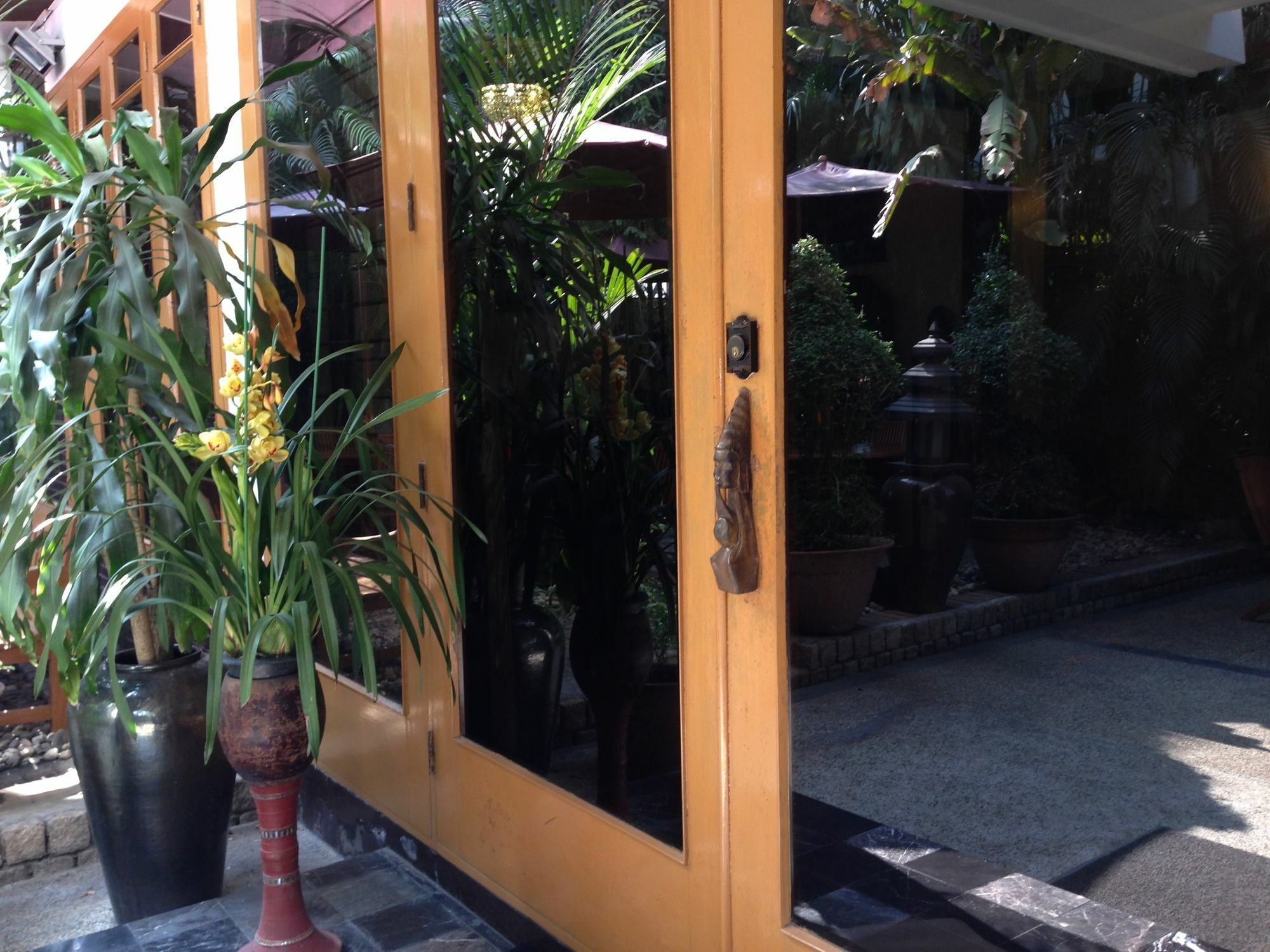 Classique Inn Yangon Exterior foto